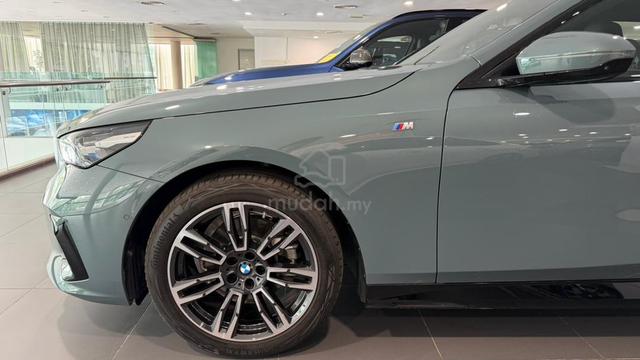 BMW 520i M-Sport Year 2025 Ready Stock Low Mileage - 4