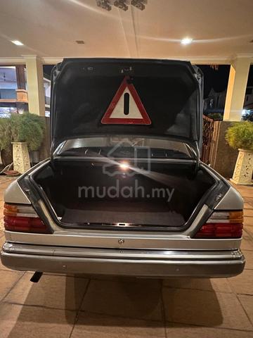 1995 Mercedes Benz 200E 2.0 (A) - 4