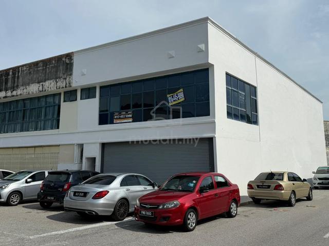Teluk Kumbar / 1.5 Storey Light Industry / Rare In Market 1