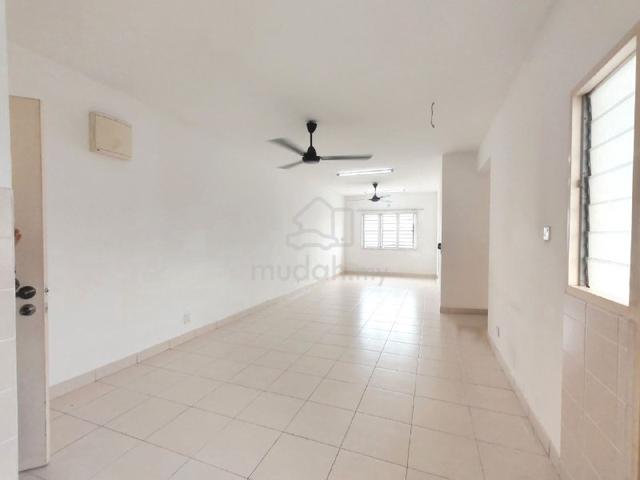 De Bayu Apartment 1