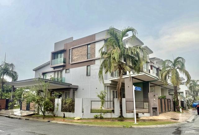 2.5 Storey Terrace Corner Lot at Eco Villa Meru, Klang For Sale 1