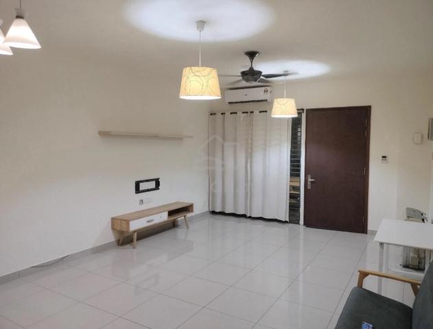 Bandar 16 Sierra Puchong 1,700sqft Townhouse | Puchong, Selangor 1