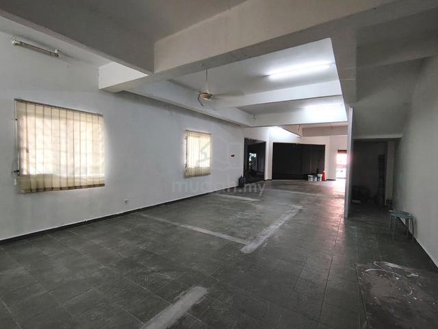 Corner + Ground floor Shoplot | Taman University Indah |Seri Kembangan 3