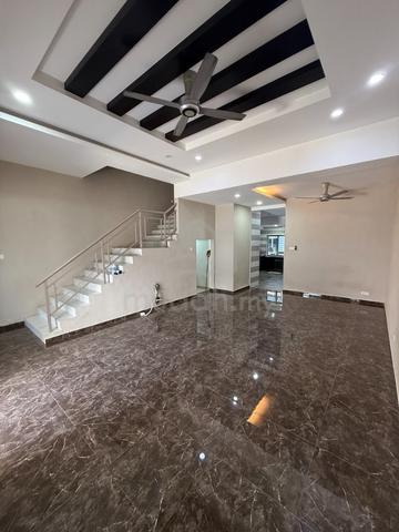 Fully Renovated 2 Storey Terrace Merbau Bandar Putra |Dis 40K!!!! 1