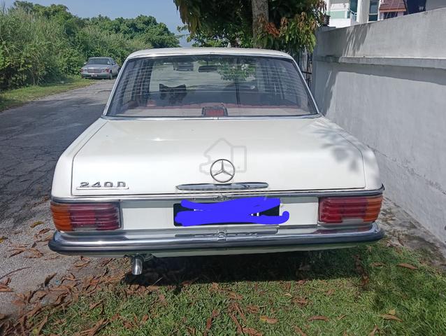 1974 Mercedes Benz W115 240D 3.0 (M) - 4