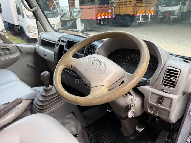 Hino WU300R 1 Ton 10 Kaki Box Bonded 4800KG Lori - photo 6 of 6