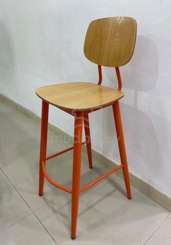 High chair - photo 2 of 2