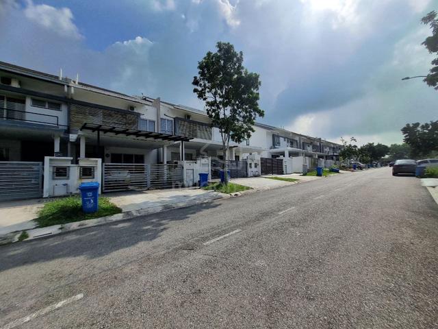 [22x75|FREEHOLD] Double Storey Terrace Aman Putri U17 Sungai Buloh 1