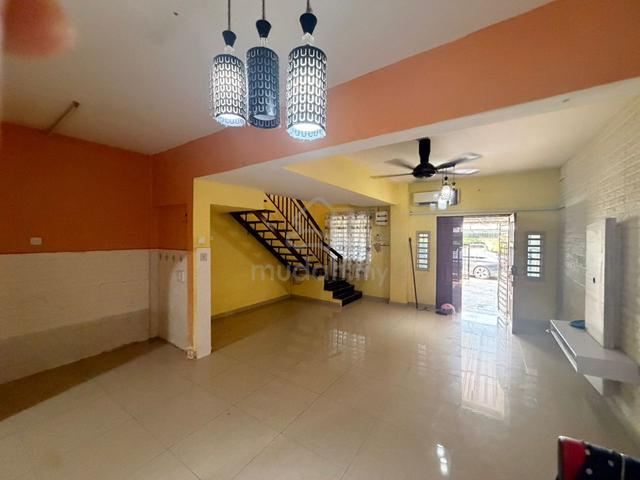 Double storey house Taman Sri Haneco Semenyih sungai lalang 1