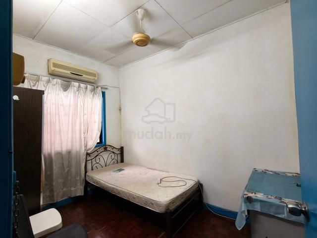 Single room for rent in USJ 2, Subang Jaya - Female only 1