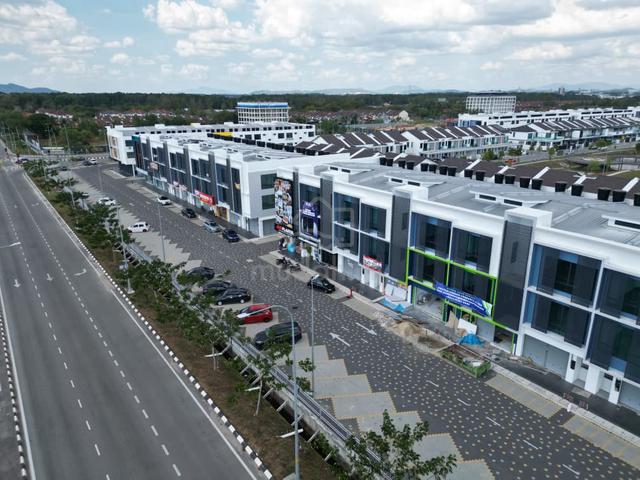 Aman Parc Business Centre Facing Main Road Shoplot Tenanted For Sale 1