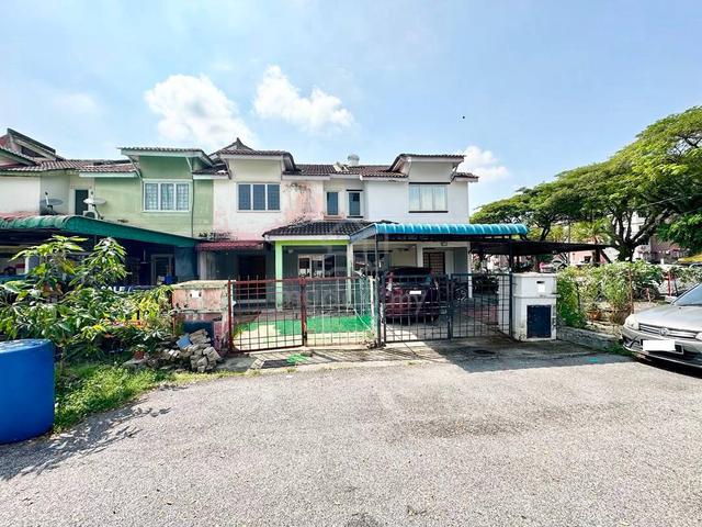 Double Storey Jalan Seri Pagi, Saujana Utama, Sungai Buloh 1