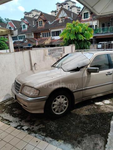 1995 Mercedes Benz 200 2.0 (M) - 1