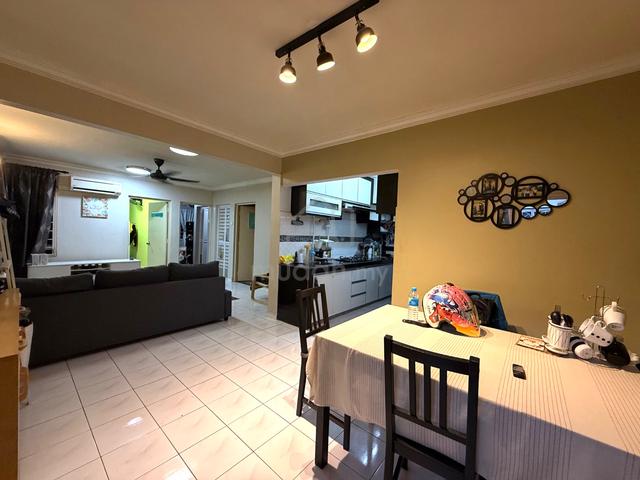 saujana apartment 1
