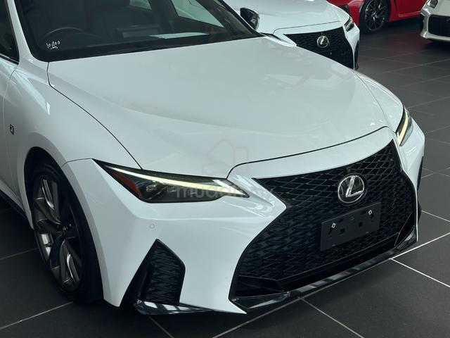 UNREG 2021 Lexus IS300 2.0 F-SPORT - 3
