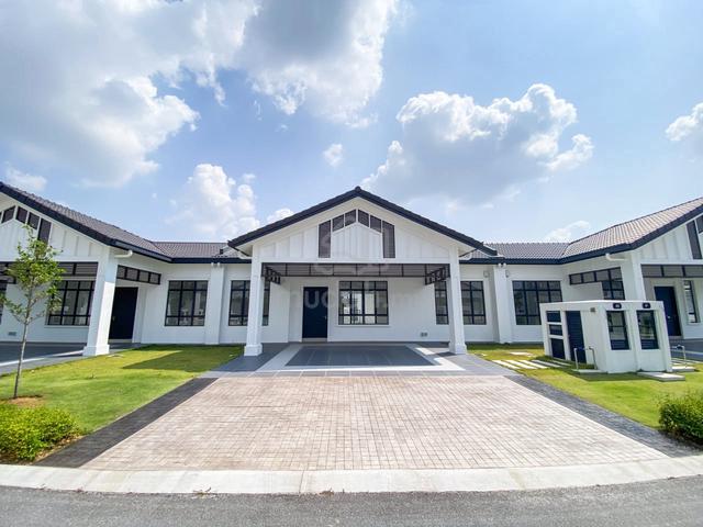 Single Storey Courtyard Home for Sales at Norton 1