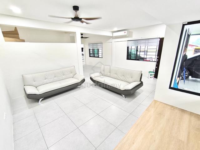 Pending Height ❣️ Double Storey Corner House 1