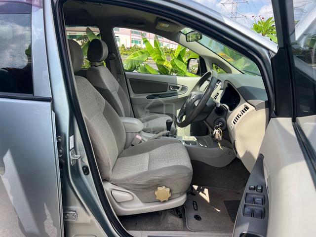 2012 Toyota INNOVA 2.0 (AUTO) - 4