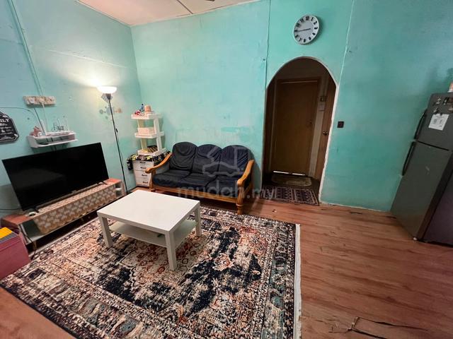 Flat Taman Cahaya Indah 1