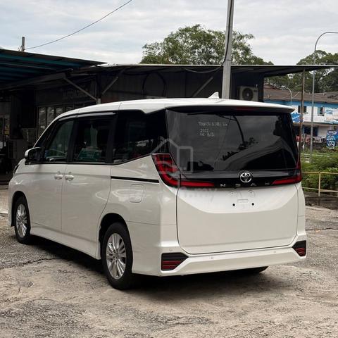 2022 Toyota NOAH 2.0 SG (A) - 3