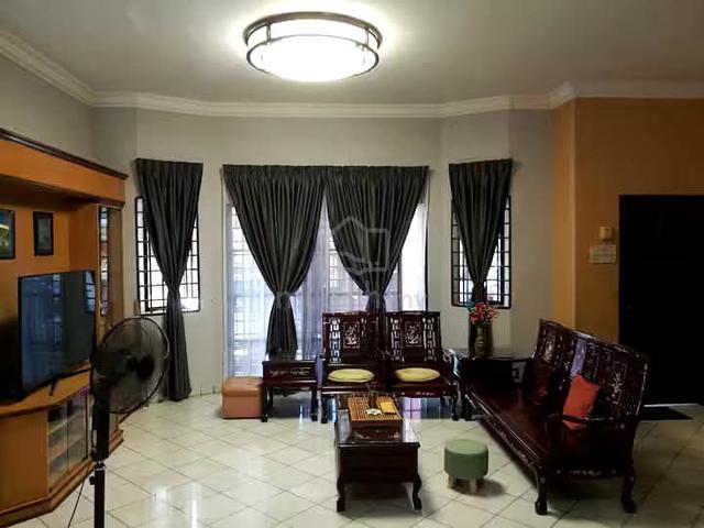 First floor room for rent (with private bathroom) 4