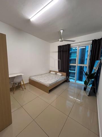 Master Room near LRT Ara Damansara 1