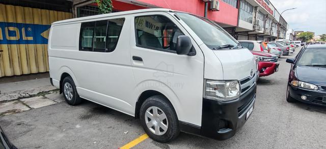 Toyota Hiace 2.5 Semi panel One Owner Acc Free - 2