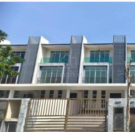 [BELOW MARKET 200K]3Storey Freehold Terrace Bangi Avenue 1