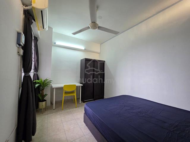 Female Rooms @ Pangsapuri Seri Setia, SS9A Sg Way, walk to KTM & Pasar 1