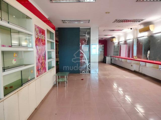 3-Storey Shop for Sale Jalan Gajah Berang 1