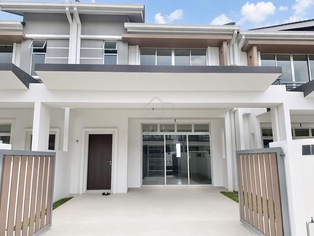 (CHEAPEST, RARE UNIT!) 2 Storey Camellia Terrace, Serene Height 1