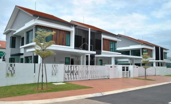 [ BUMI LOT SEREMBAN Below Market 28% ] 28X80 freehold Gated guarded 1