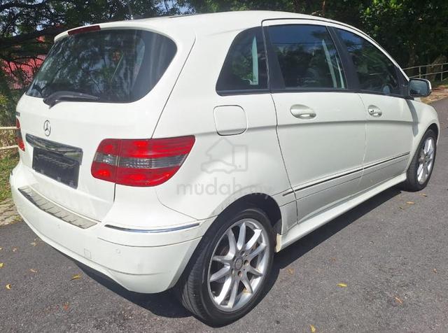 Mercedes Benz B180 (A) FulLoan Blacklist LoanKedai - 2