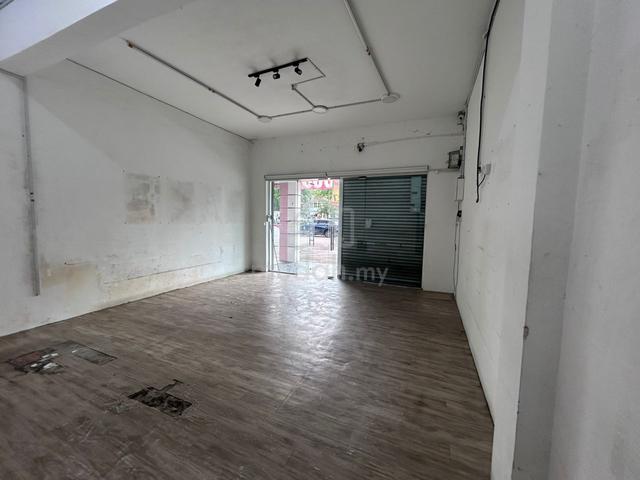 Nusa Bestari Jalan Bestari 3-Storey Terrace House Facing Main Road 1