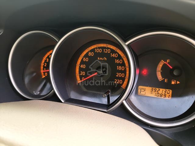 2011 Nissan LIVINA 1.6 X-GEAR (A) - 4