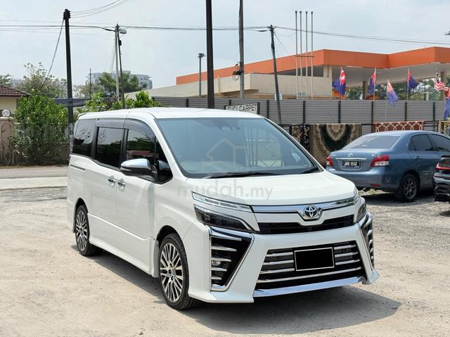 2020 Toyota VOXY 2.0 ZS KIRAMEKI II (A) - 1