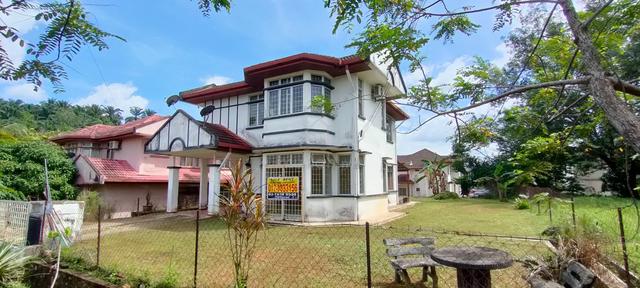 Bukit Beruntung Bungalow For Sale 1