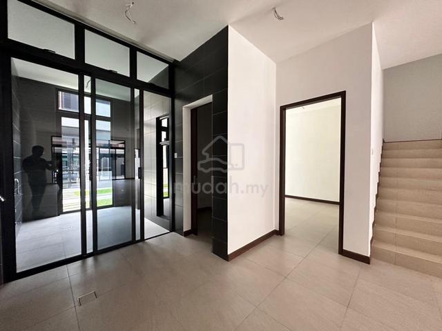 Aurora Sentral Resort Villas @ Iskandar Puteri New 2 Storey Terrace 2
