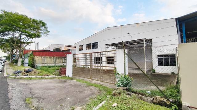 1.5 Storey Semi Detached Factory, Kawasan Perindustrian Pandan, Johor 1