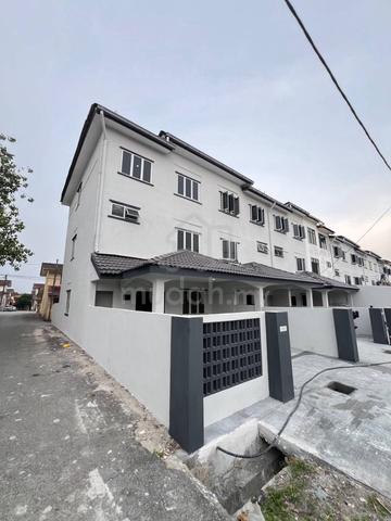 Modern Renovated 3 Storey Terrace Bandar Seremban Selatan for sale 1