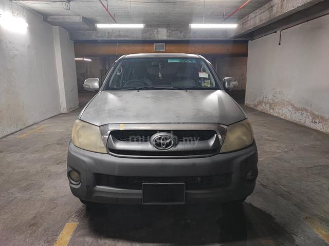 ONE OWNER 2011 Toyota HILUX 2.5 G (A) - 2