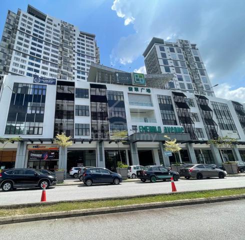 E Suite-Designer Suite @ Emerald Avenue 1