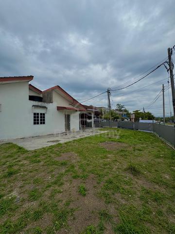 Rumah Corner Lot Freehold Murah & Bawah Market Di Alor Gajah! 1