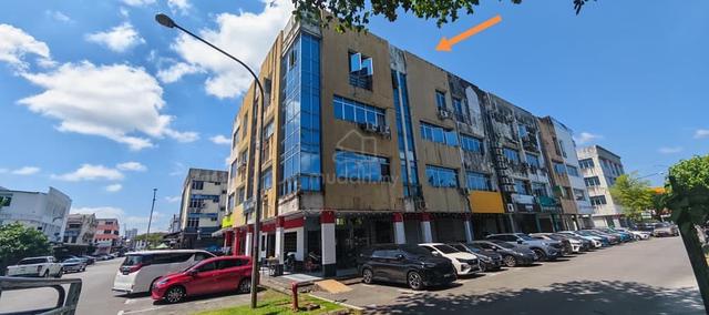 Hidden Gem, Below Bank Value 4-Storey Shoplot @ Jalan Satok, Kuching. 1