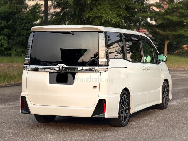 ‼️2023 Toyota Voxy 2.0 Gr Sport‼️ - 5