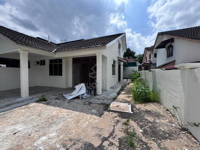 1.5 Storey Semi D , Taman Bukit Rinting , Masai , 35x70 , Freehold 1