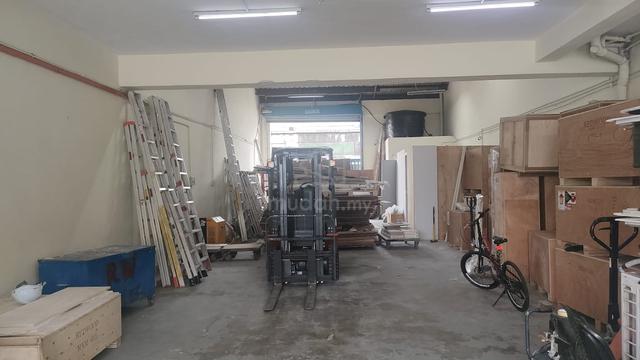 Shah Alam , bukit kemuning , section 34,single storey factory for rent 1