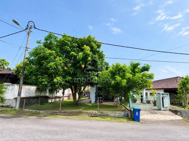Tanah Besar 4,800 sqft Single Storey Bungalow Villa Rimbawan 1