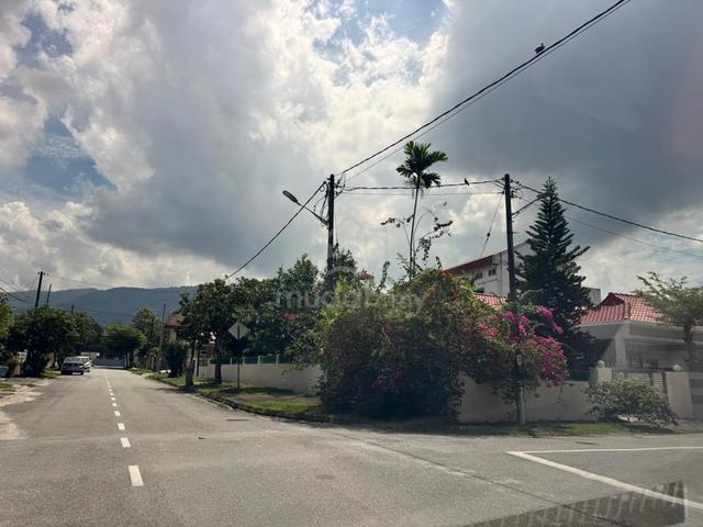 Single storey semi detached off Kampar Road 1