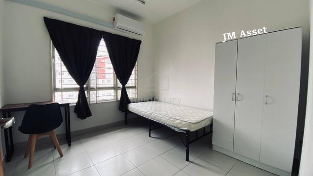 Furnished Middle Bedroom in Setia Alam 1